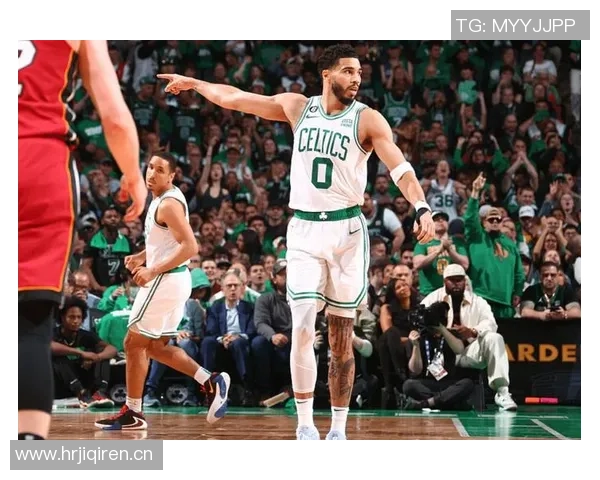 塔图姆赛后幽默金句引发全场大笑成焦点瞬间幽默风采尽显